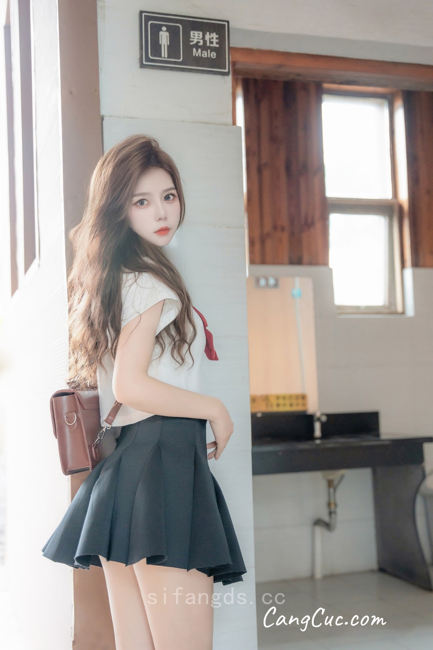 [XR Uncensored] 拍黄瓜 – R18 秀人网模特 纯真与活力的完美结合